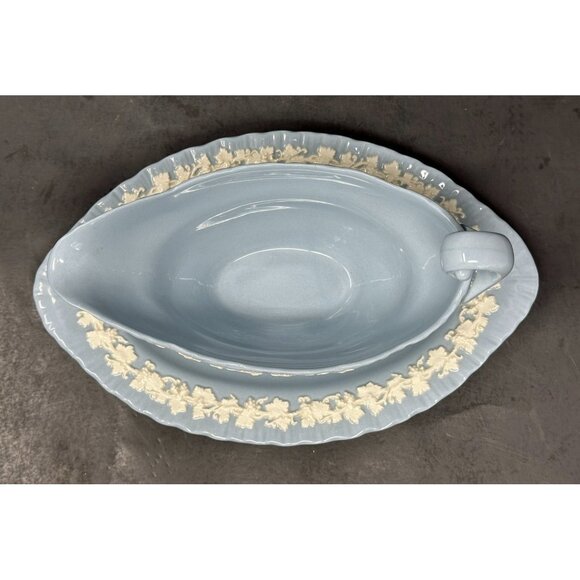 WEDGWOOD Queen's Ware CREAM ON LAVENDER Gravy Boat w/Underplate Shell Edge Grape - Picture 6 of 13